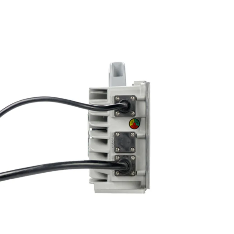 Rebelcell Ladegerät on board IP65 12,6V35A Li-Ion (für 12V100/140/190 Akkus)